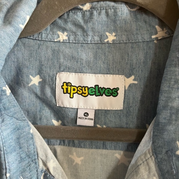 Tipsyelves Star-Printer Button-down Shirt with red and white striped pocket - Picture 2 of 9